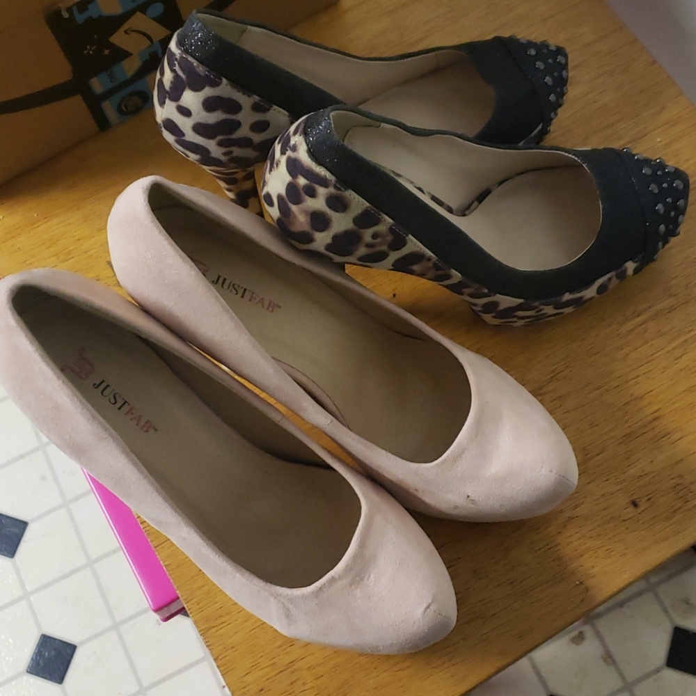 Nude pumps